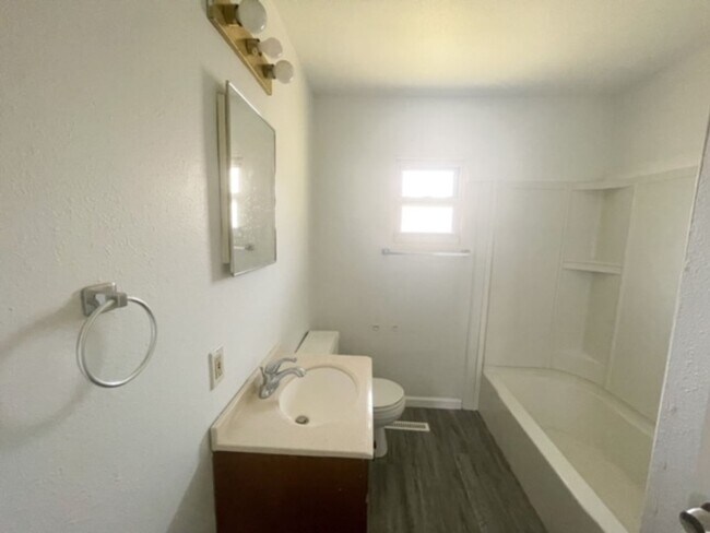 Building Photo - Italian Estates Property Managment