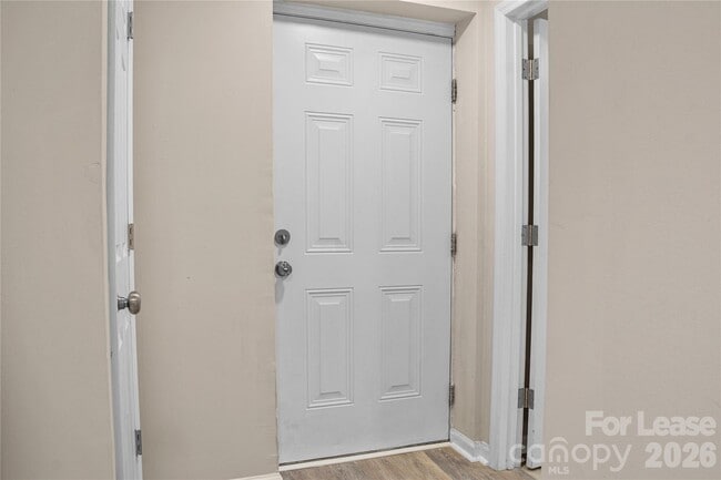 Building Photo - 300 E Gold St