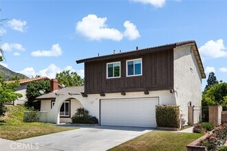 Building Photo - 618 Royalview St