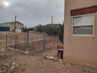 Fenced yard - 58 Loma Chata Rd