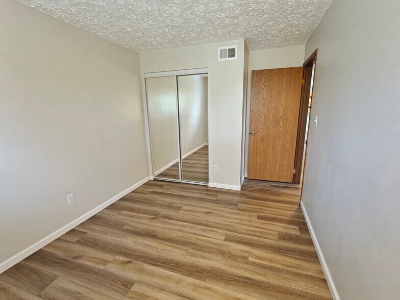 Building Photo - 1203 Dutilh Rd