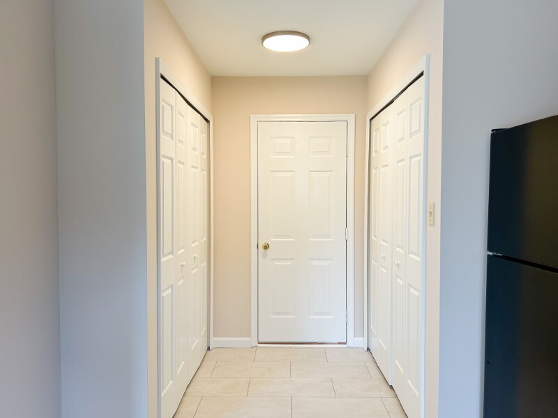 Building Photo - 21 Oakgrove Ln