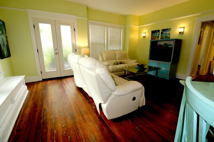 Building Photo - 2016 Hallwood Pl