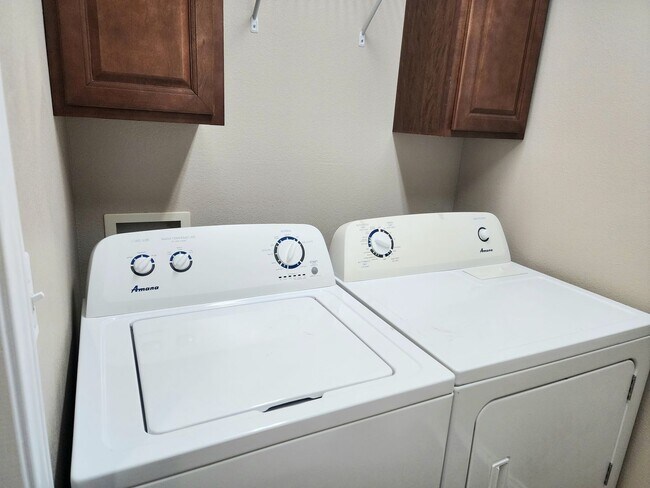 Building Photo - 1101 W 15th St