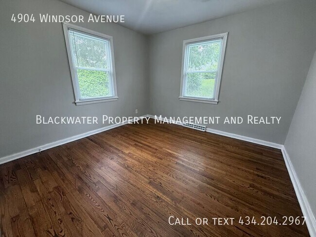 Building Photo - 4904 Windsor Ave