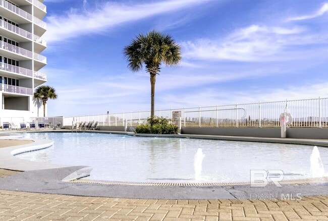 Building Photo - 455 E Beach Blvd