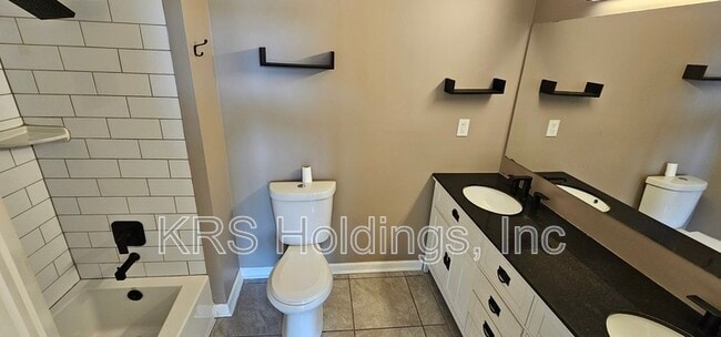 Building Photo - 200 Mainsail Dr