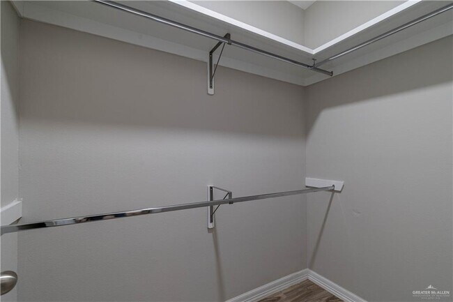 Building Photo - 21 W Kohala Ave