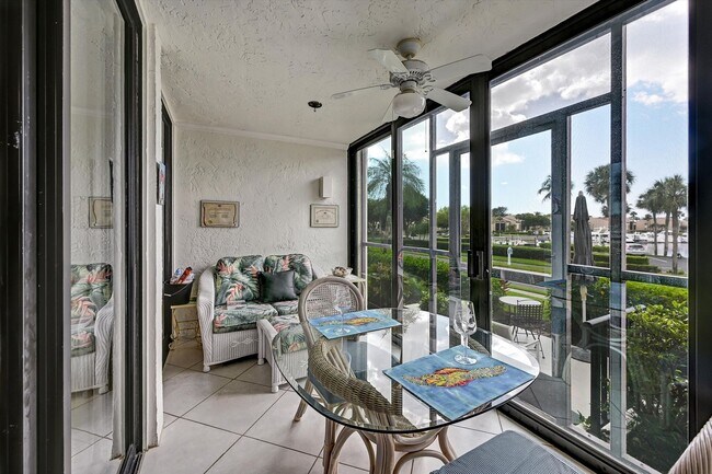 Building Photo - 4821 S Landings Dr