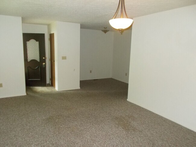 Building Photo - 223 S 48th St
