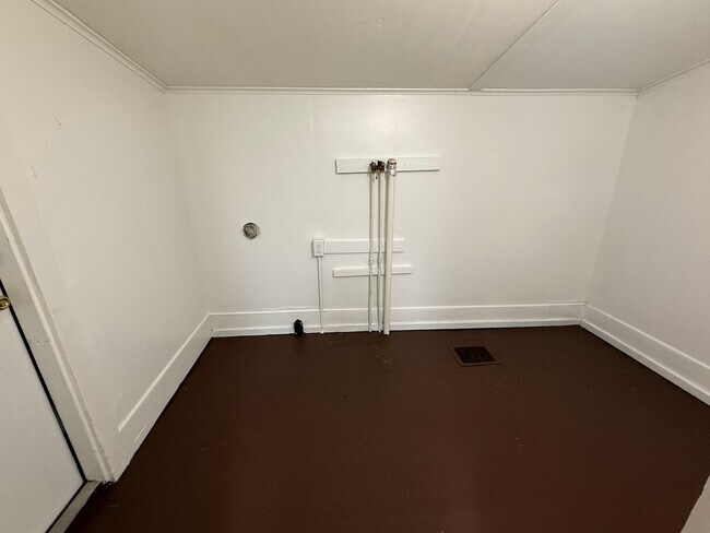 Building Photo - 31 Chapel St