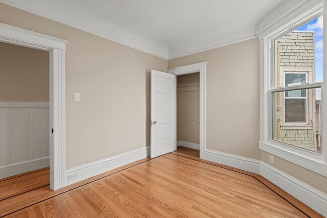 Building Photo - 81 Hoff St