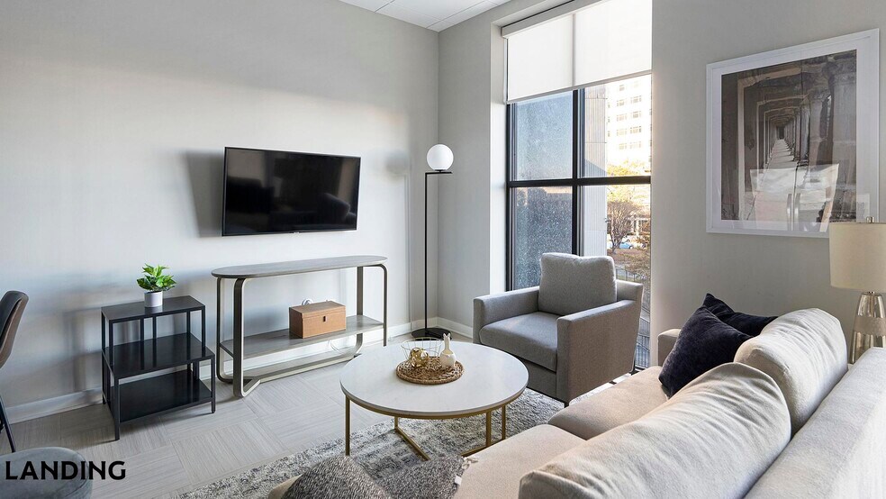 Building Photo - 600 19th St N