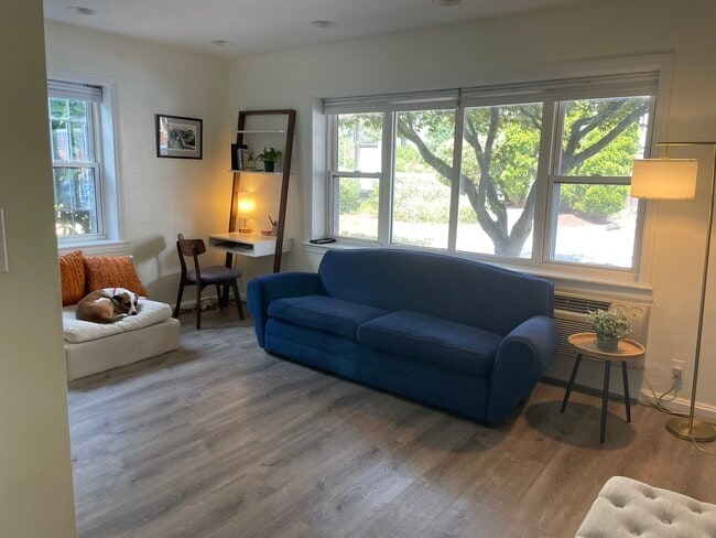 Building Photo - 7036 Strathmore St