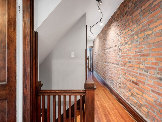 Building Photo - Central German Village Location!