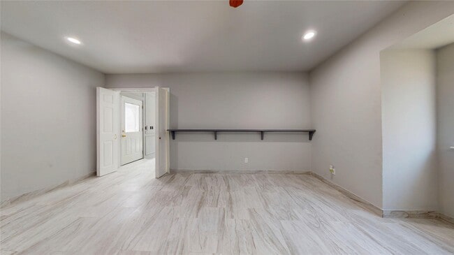 Building Photo - 14715 Woodward Gardens Dr