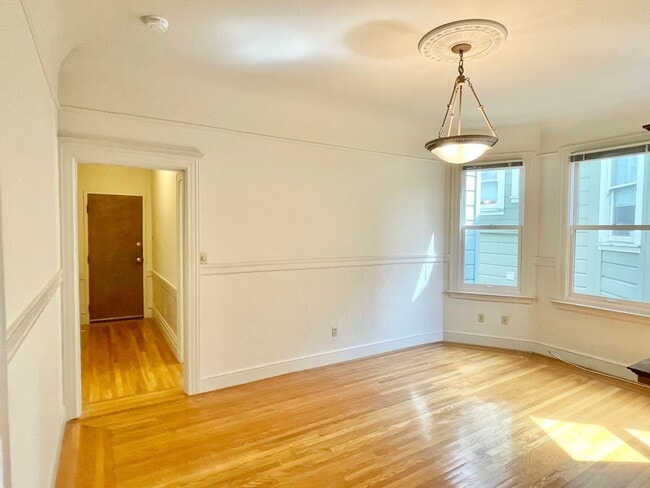 Building Photo - Spacious Studio in the heart of Pacific Heights!  Bonus room!  Laundry! PROGRESSIVE