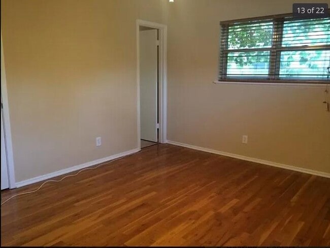 Building Photo - 2030 Encino Cir