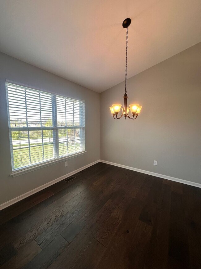 Building Photo - 4BR/2BA Home for Rent in Eastwood w/Basement and Backyard Deck!