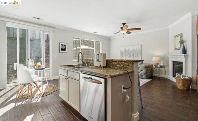 Building Photo - 3042 Barranca Dr