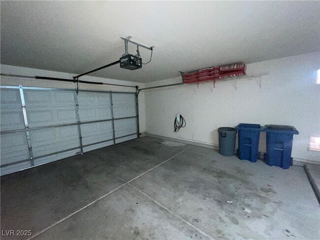 Building Photo - 9401 Villa Ridge Dr