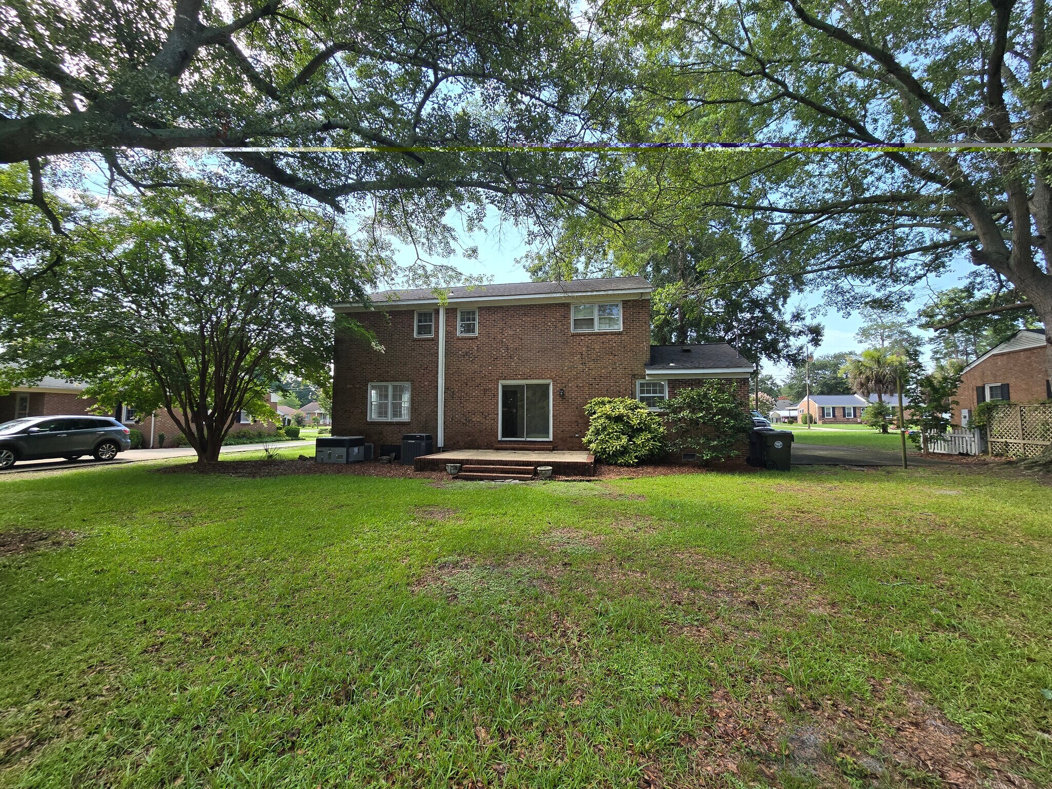 Building Photo - 205 Pinewood Dr