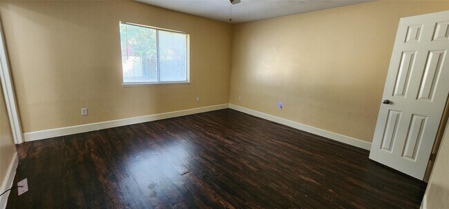 Building Photo - 510 Stonewall Dr