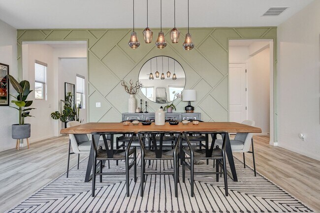 Building Photo - Stunning Fully Furnished 5-Bedroom Home in...
