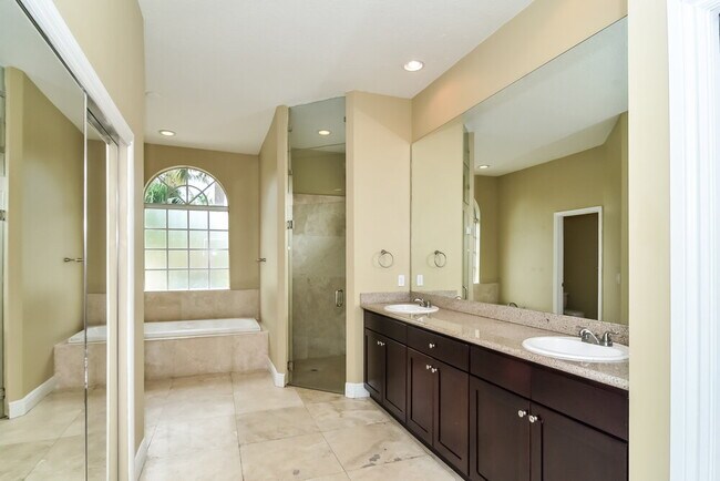 Building Photo - 13806 Callington Dr
