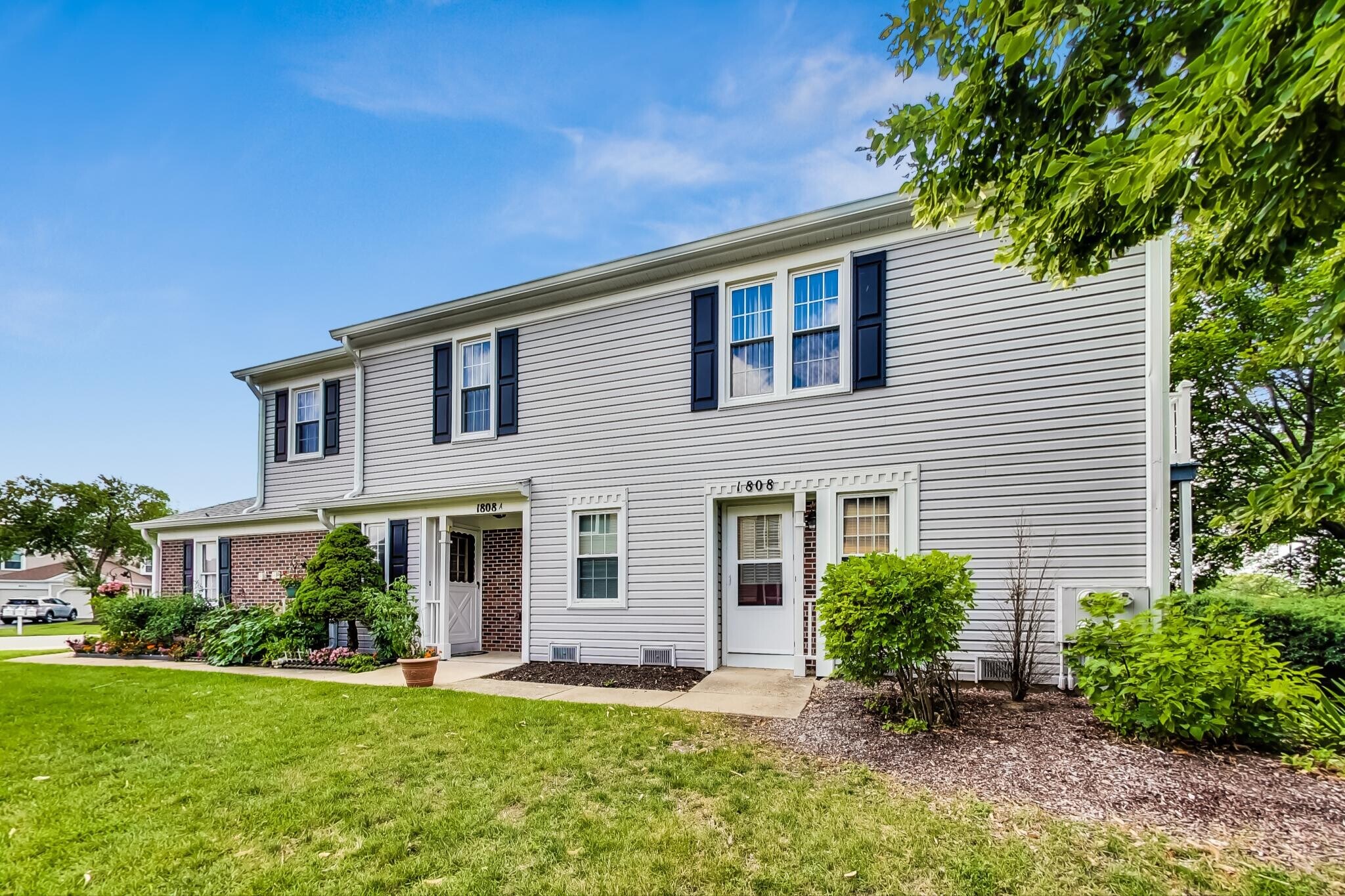Building Photo - 1808 Vermont Dr