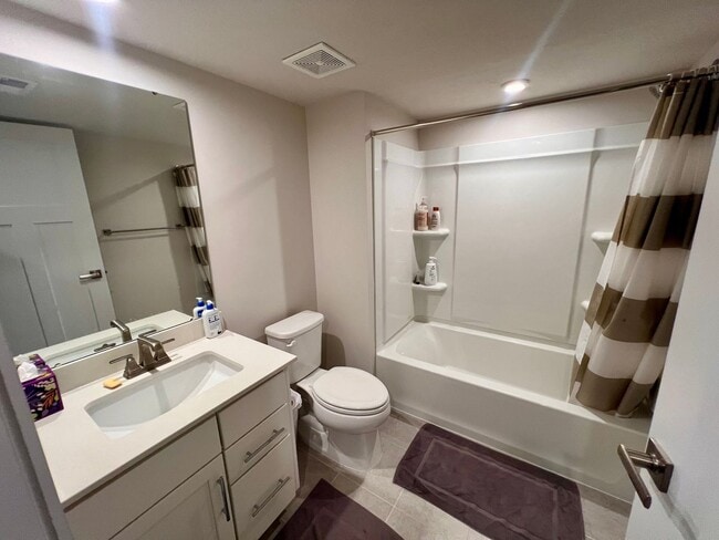 Building Photo - Sewickley - 4 Bedroom 3.5 Bathroom - End U...