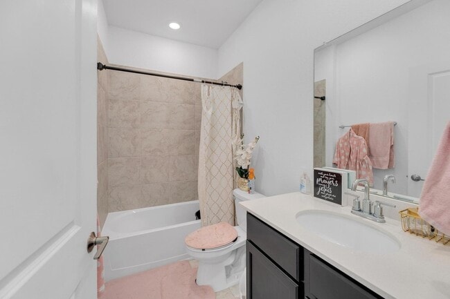 Building Photo - 112 Gracie Wy