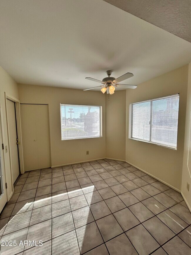 Building Photo - 2120 N Yucca Ct