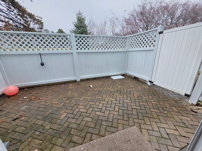 Building Photo - 482 Betsy Ross Ct