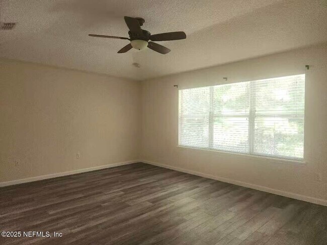 Building Photo - 300 Candlebark Dr