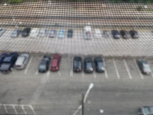 Building Photo - 192 Garth Rd