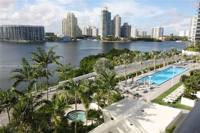 Building Photo - 5000 Island Estates Dr