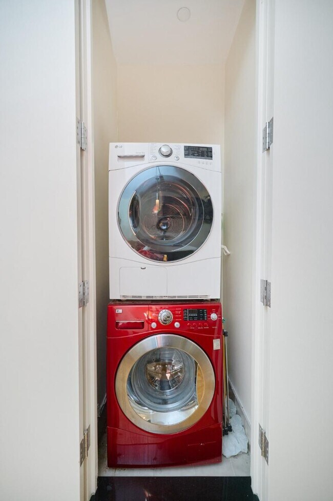 Building Photo - 1 bedroom in BROOKLYN NY 11238