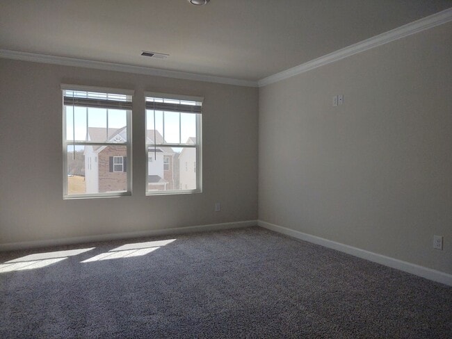 Building Photo - Beautiful, Pristine move in ready home loc...