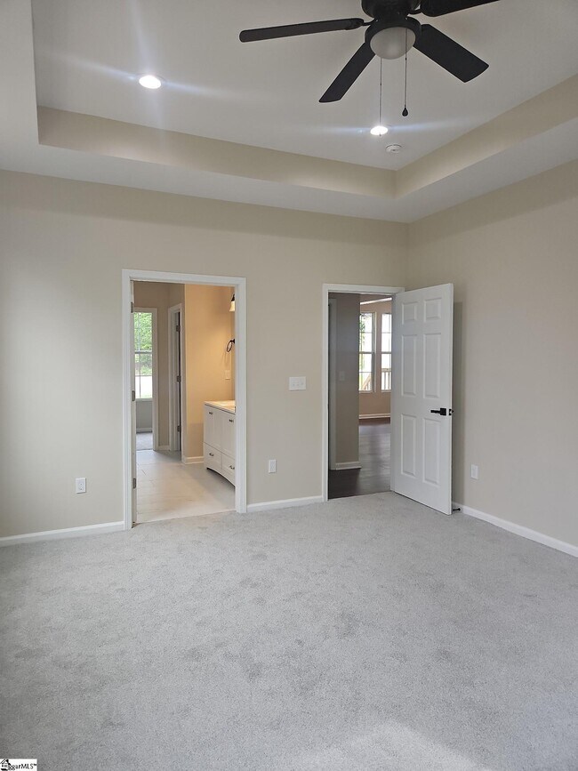 Building Photo - 1505 E Saluda Lake Rd