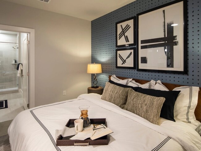 Building Photo - 510 W 20th St