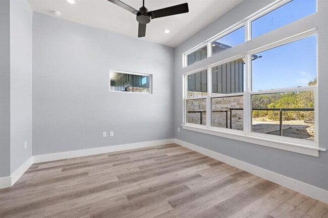 Building Photo - 3013 Clark Ave