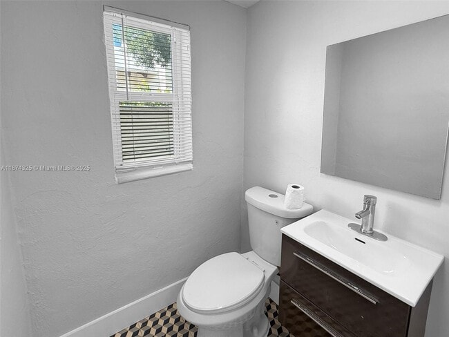 Building Photo - 6647 SW 59th Pl