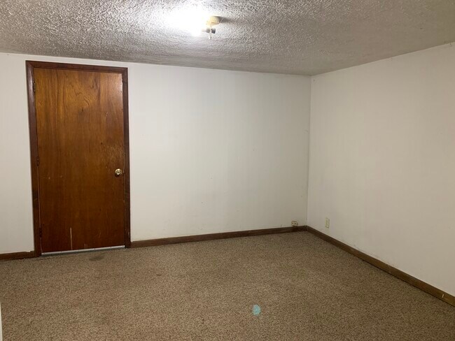 Building Photo - 3256 Delray Ave NW