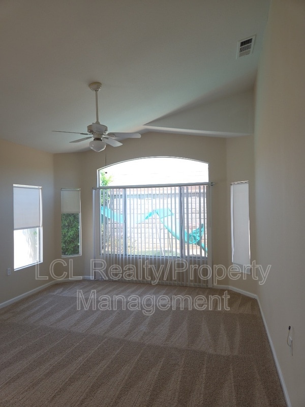Building Photo - 26858 China Dr