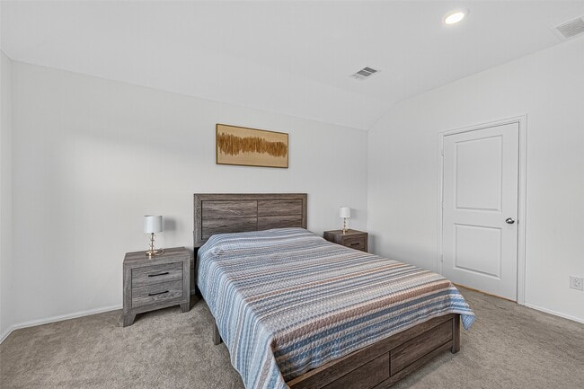 Building Photo - 27222 Woodridge Gln Dr