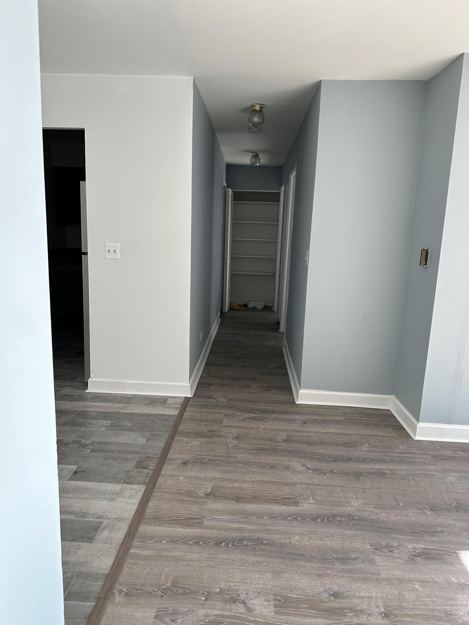 Building Photo - 3825 N Pine Grove Ave