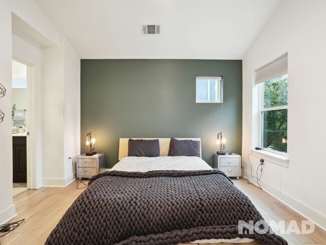 Building Photo - 2917 Bond Dr