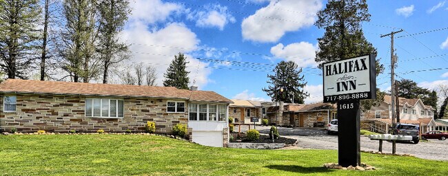 Primary Photo - 1615 N River Rd