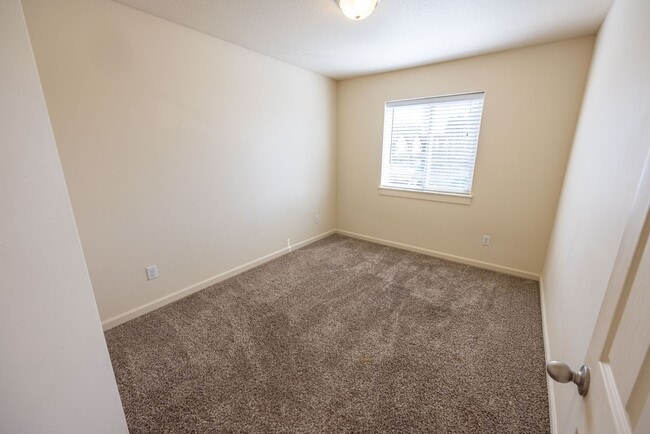 Building Photo - Three bedroom house in Hazel Dell - Built in 2014